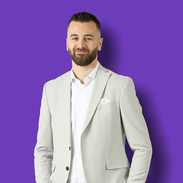 Digital Workplace - Valdrin Iseni - uniq Digital Workplace - Valdrin Iseni - uniq